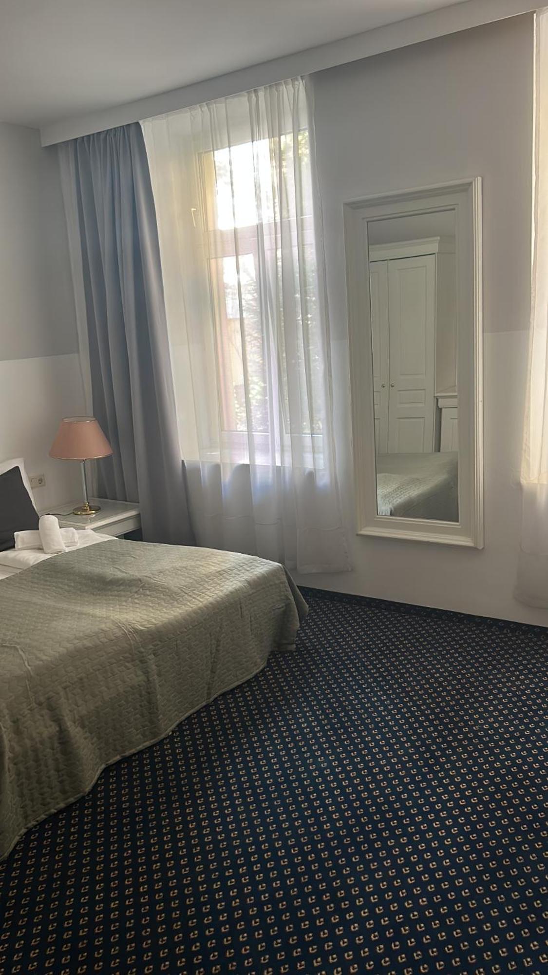 Self-Check-In Hotel Adlon Vienna Exterior photo