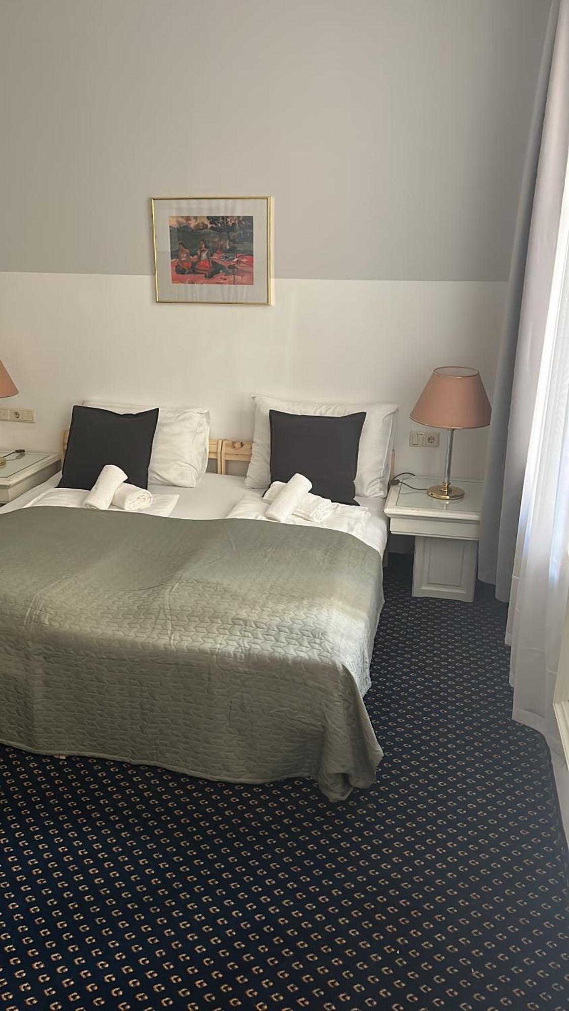 Self-Check-In Hotel Adlon Vienna Exterior photo